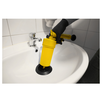 Mechaniczny przepychacz do czyszczenia odpływu